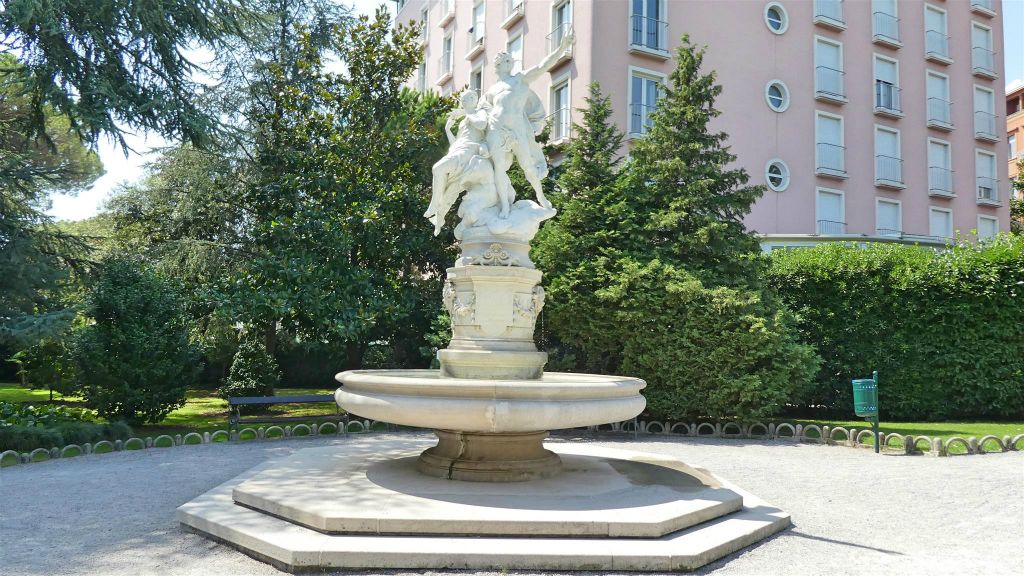 OPATIJA - de Helios en Selena fontein in het St. Jacob's park