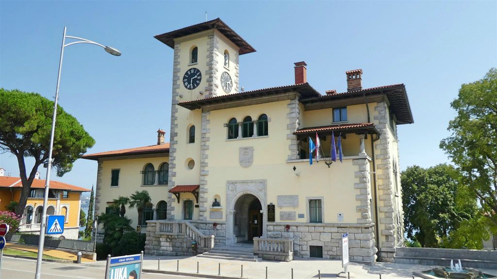 OPATIJA - het gemeentehuis