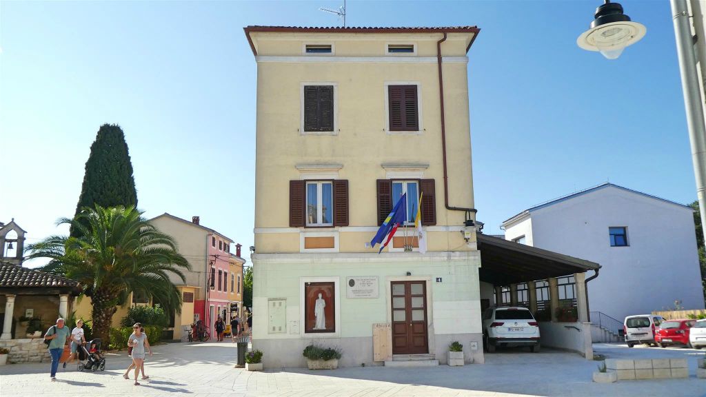 FAŽANA - het appartementcomplex Parijs