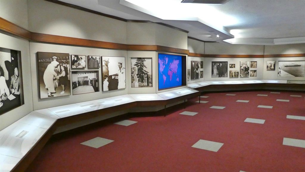 VELIKI BRIJUN - binnen in het Tito museum