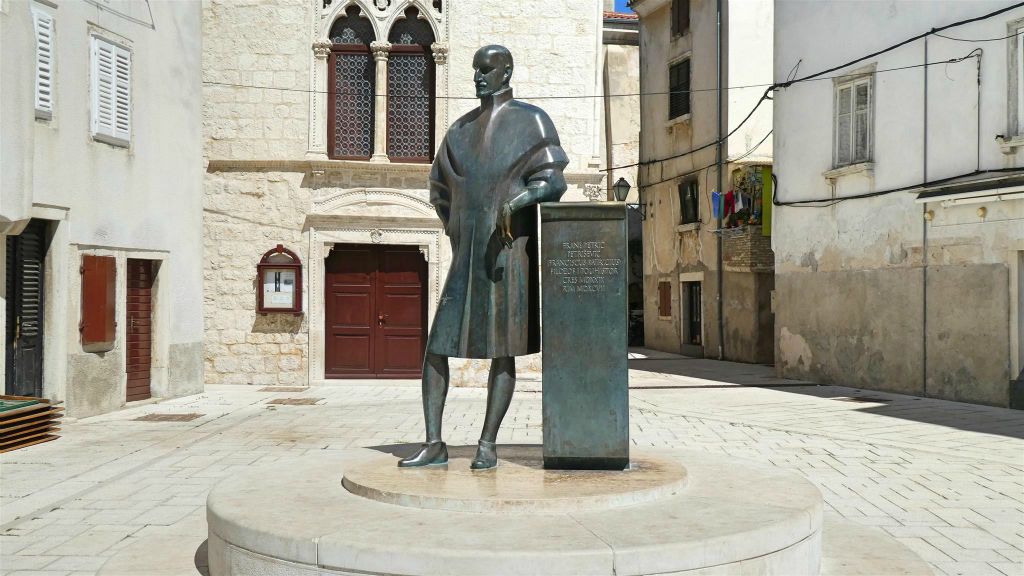 CRES - een standbeeld ter ere van de wetenschapper Franciscus Patricius (1529-1597)