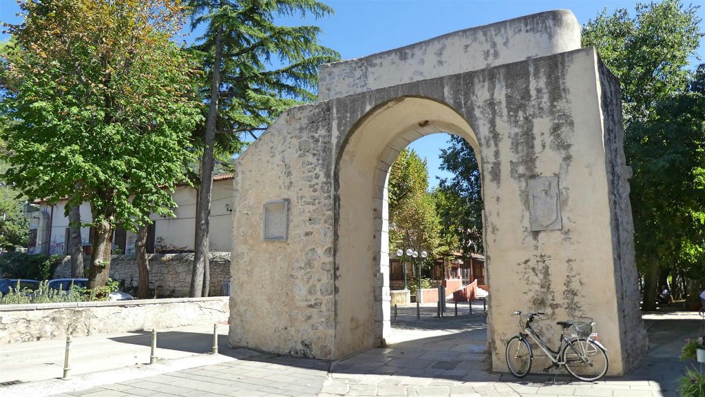 CRES - een stadspoort