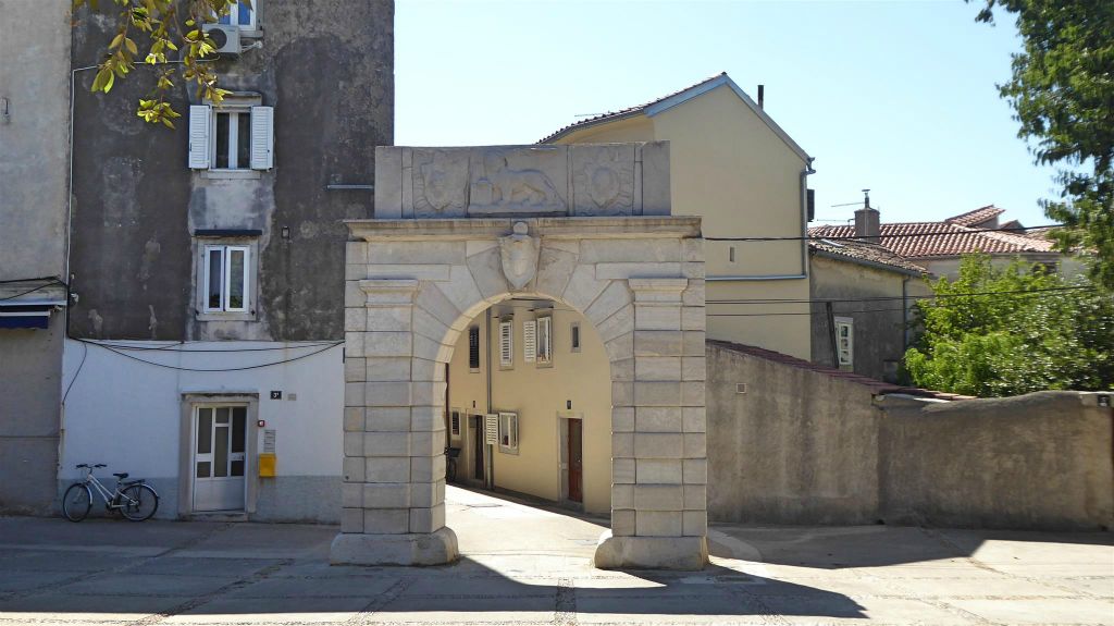 CRES - een stadspoort