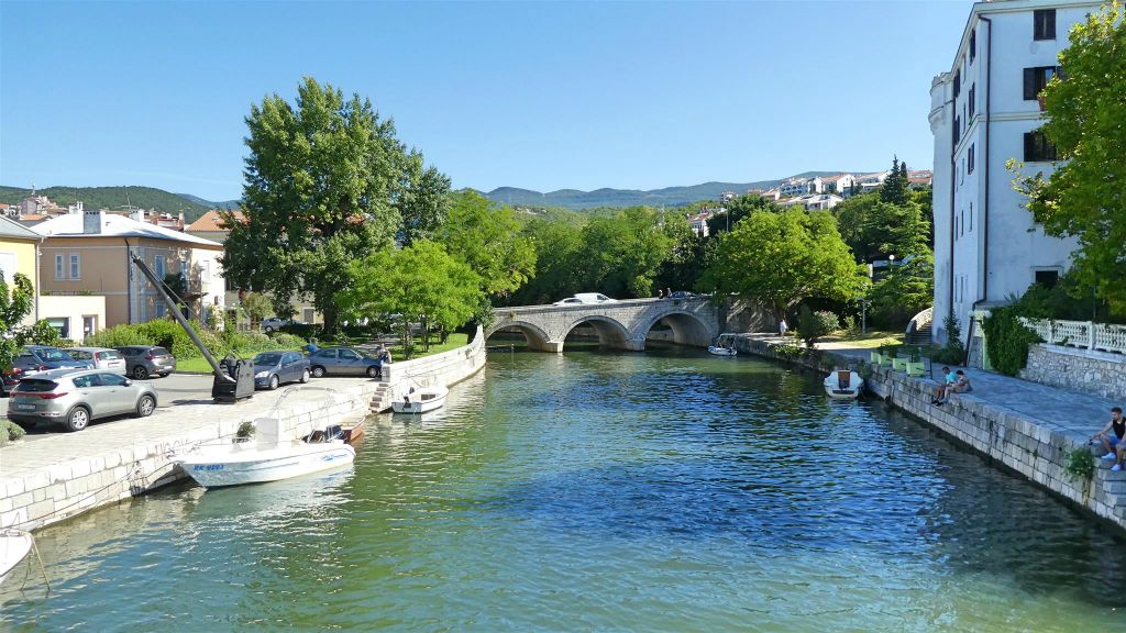 CRIKVENICA - de Pavlinski-brug over de Dubračina rivier