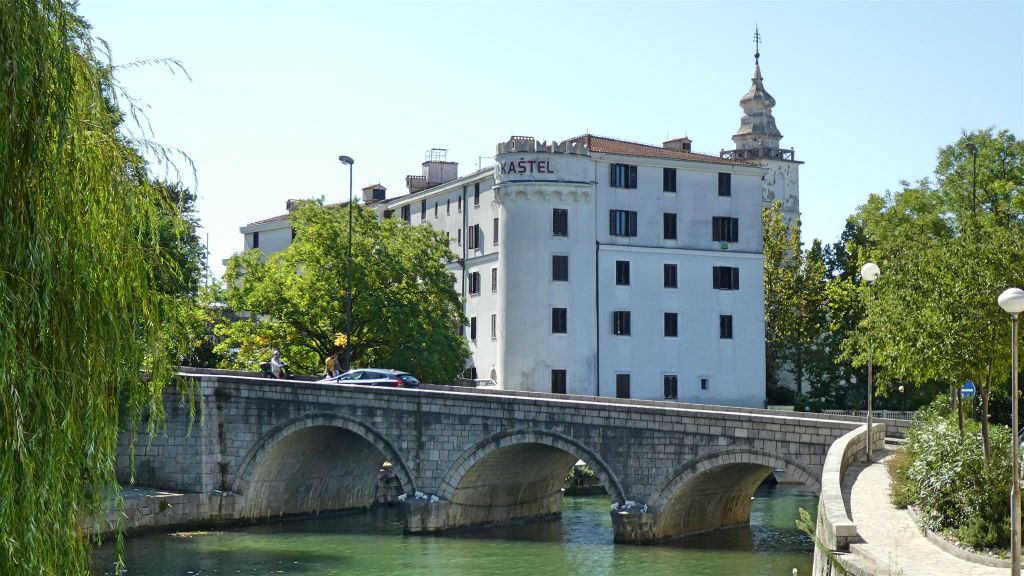 CRIKVENICA - het hotel Kaštel