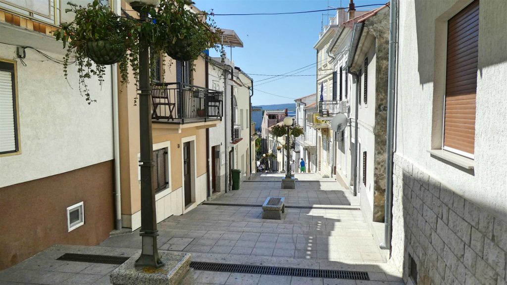 CRIKVENICA - een steeg
