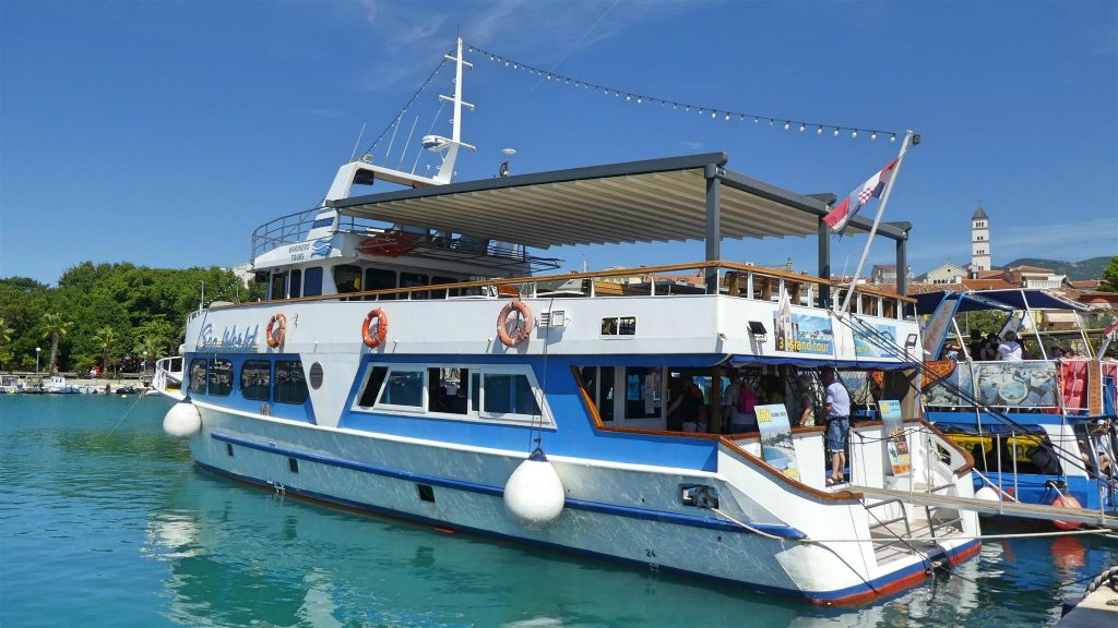 CRIKVENICA - de boot waarmee we een rondvaart maken
