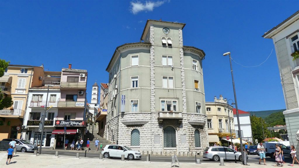 CRIKVENICA - een gebouw van het financieel agentschap Fina