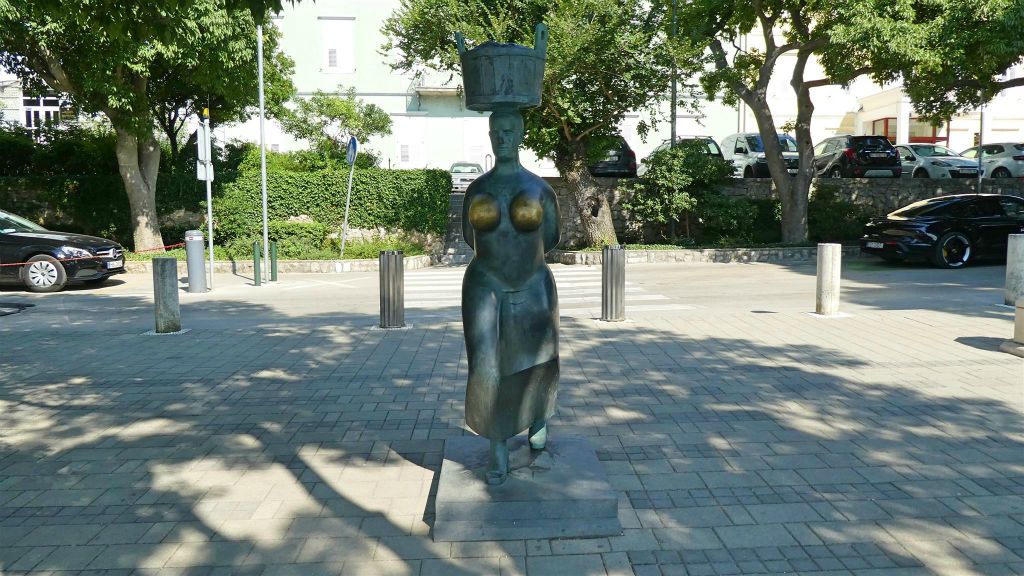 KRK - een standbeeld