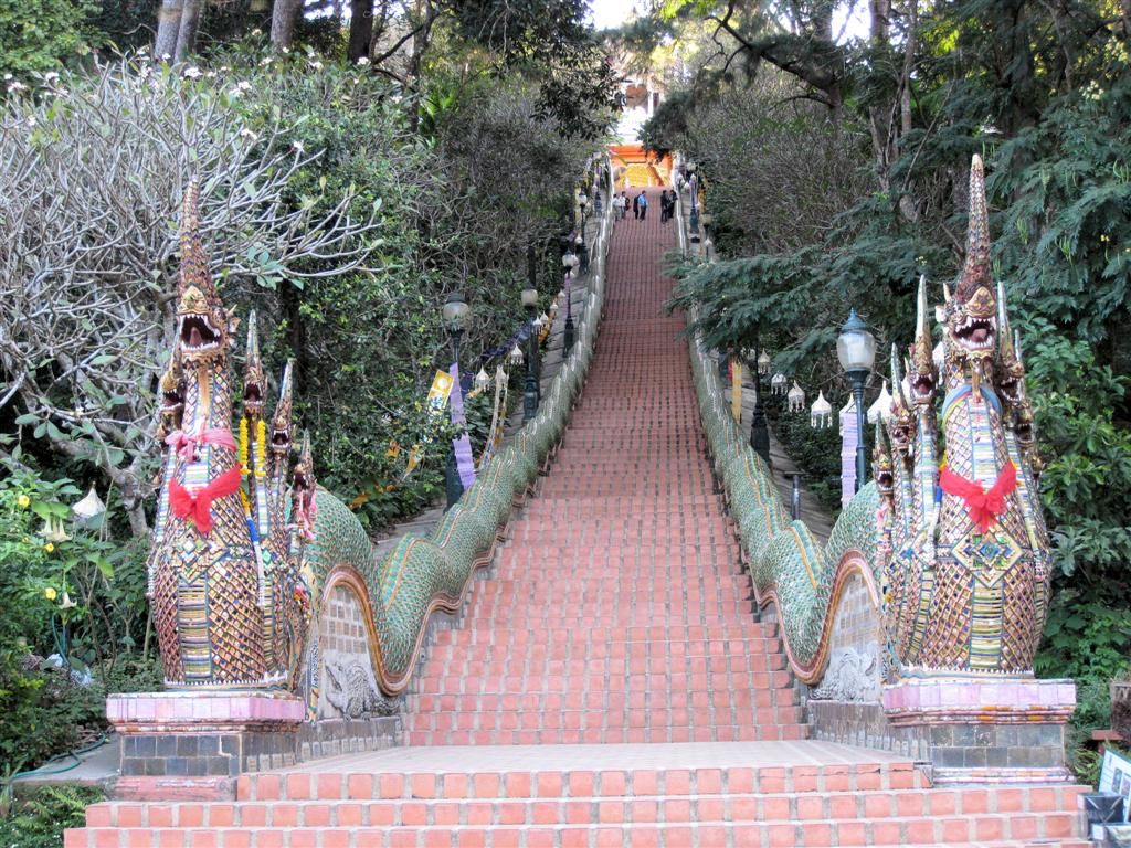 THAILAND - CHIANG MAI - trap naar Wat Phrathat Doi Suthep