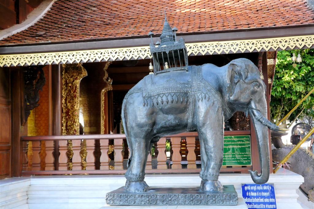 THAILAND - CHIANG MAI - beeld bij Wat Phrathat Doi Suthep