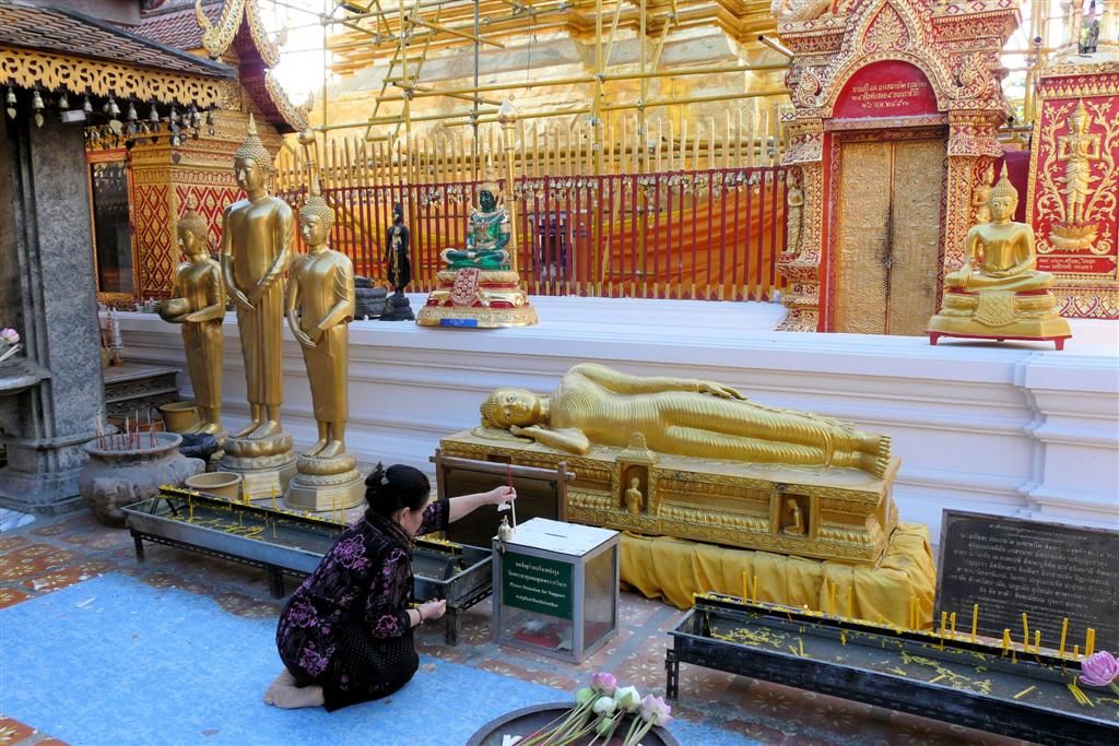 THAILAND - CHIANG MAI - Wat Phrathat Doi Suthep wordt beschouwd als heilig