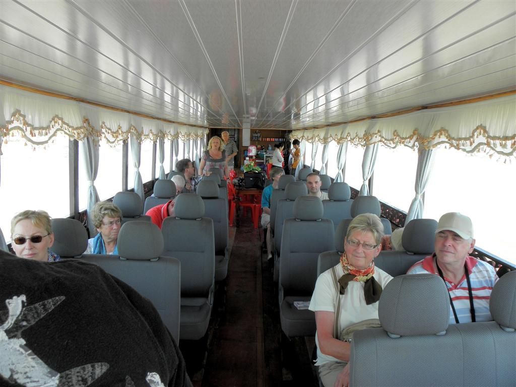 LAOS - HUAY XAI -> PAK BENG - binnen in onze slowboot
