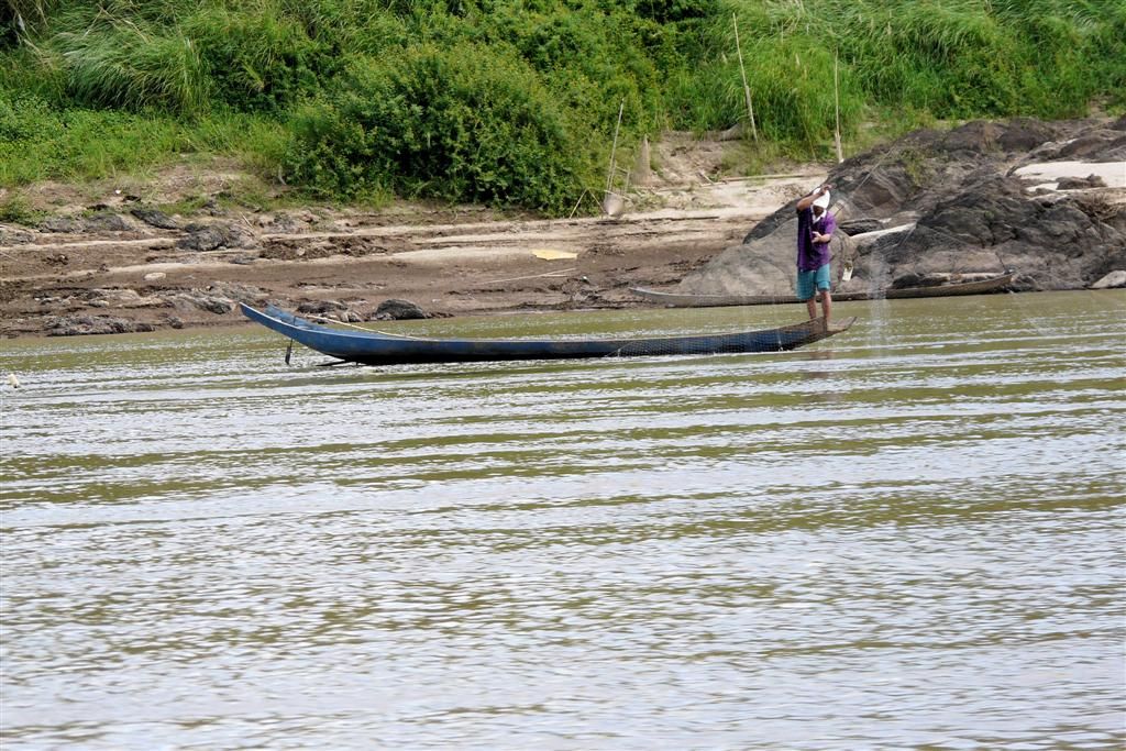 LAOS - HUAY XAI -> PAK BENG - een visser