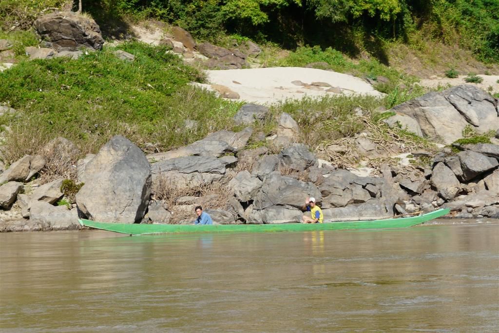 LAOS - HUAY XAI -> PAK BENG - twee vissers