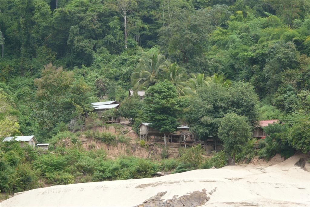 LAOS - PAK BENG -> LUANG PRABANG - uitzicht onderweg