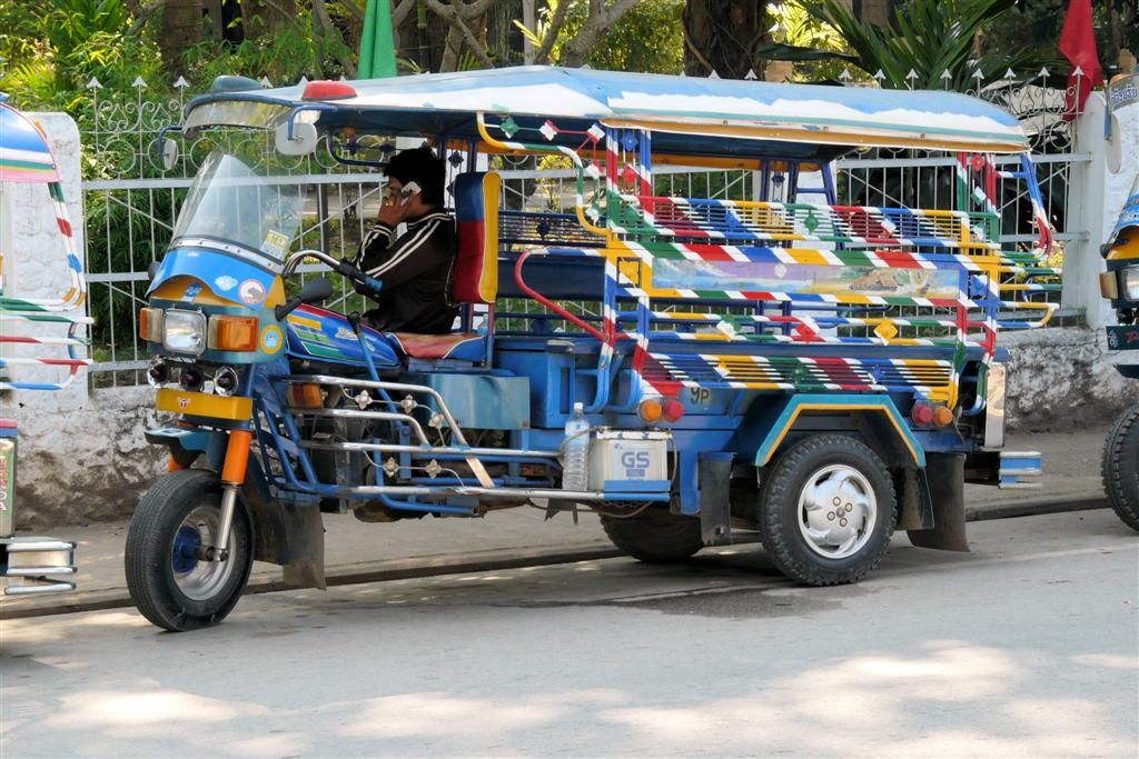 LAOS - LUANG PRABANG - tuktuk