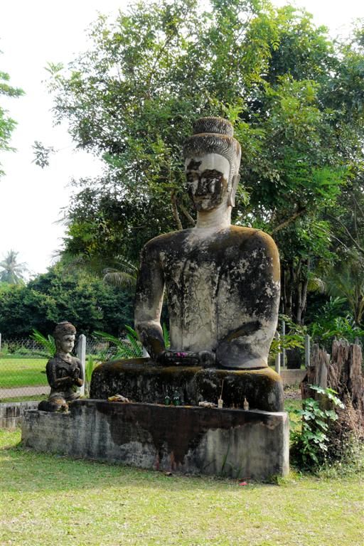 LAOS - VIENTIANE - beeld in het Xieng Kuane Buddha park