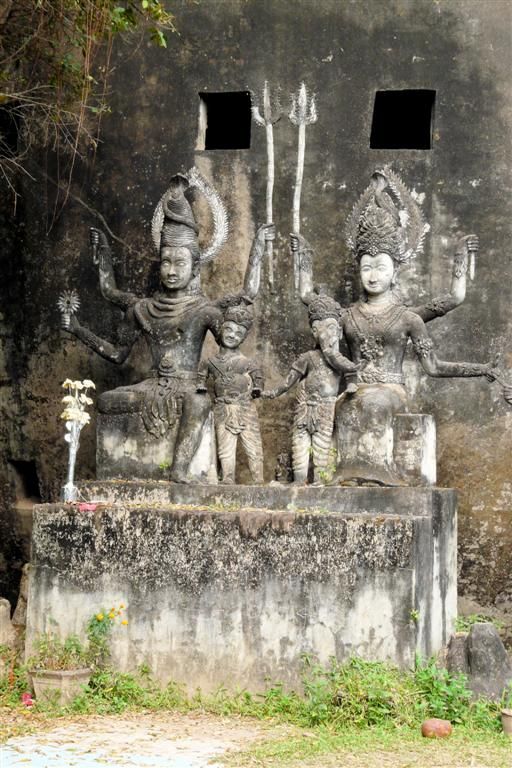 LAOS - VIENTIANE - beeld in het Xieng Kuane Buddha park