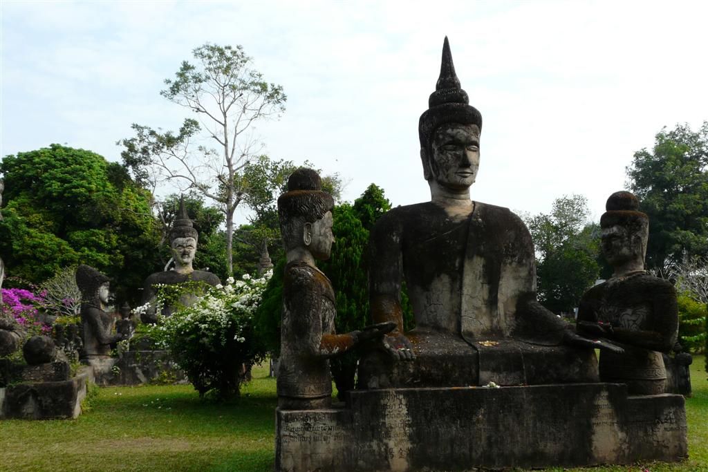 LAOS - VIENTIANE - beeld in het Xieng Kuane Buddha park