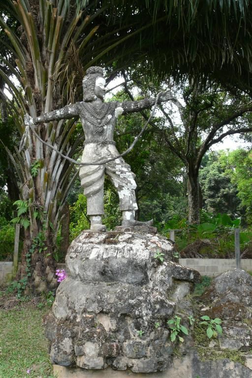LAOS - VIENTIANE - beeld in het Xieng Kuane Buddha park