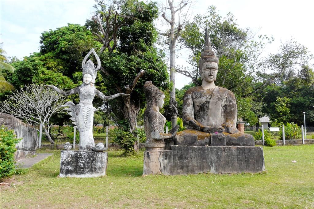 LAOS - VIENTIANE - beeld in het Xieng Kuane Buddha park