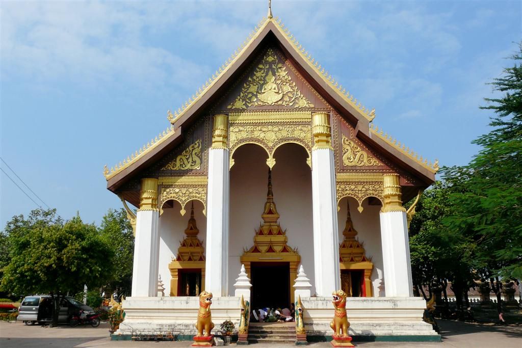 LAOS - VIENTIANE - tempel bij Wat That Luang Tai