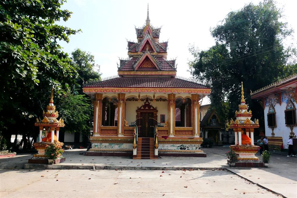 LAOS - VIENTIANE - tempel bij Wat That Luang Tai