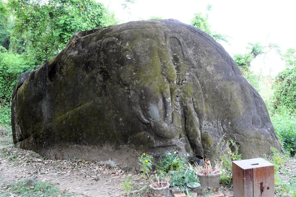 LAOS - SAVANNAKHET -> KONG ISLAND - de olifanten rots de ru