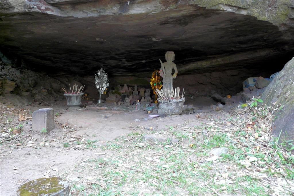 LAOS - SAVANNAKHET -> KONG ISLAND - beelden bij de ru