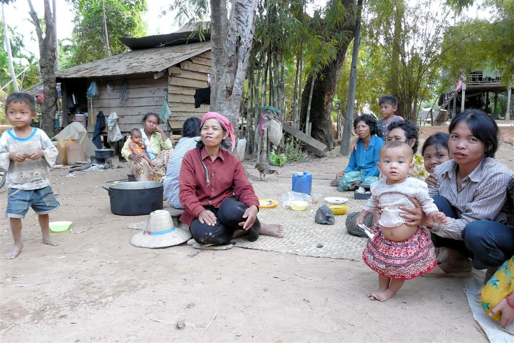 CAMBODJA - SIEM REAP - enkele dorpsbewoners