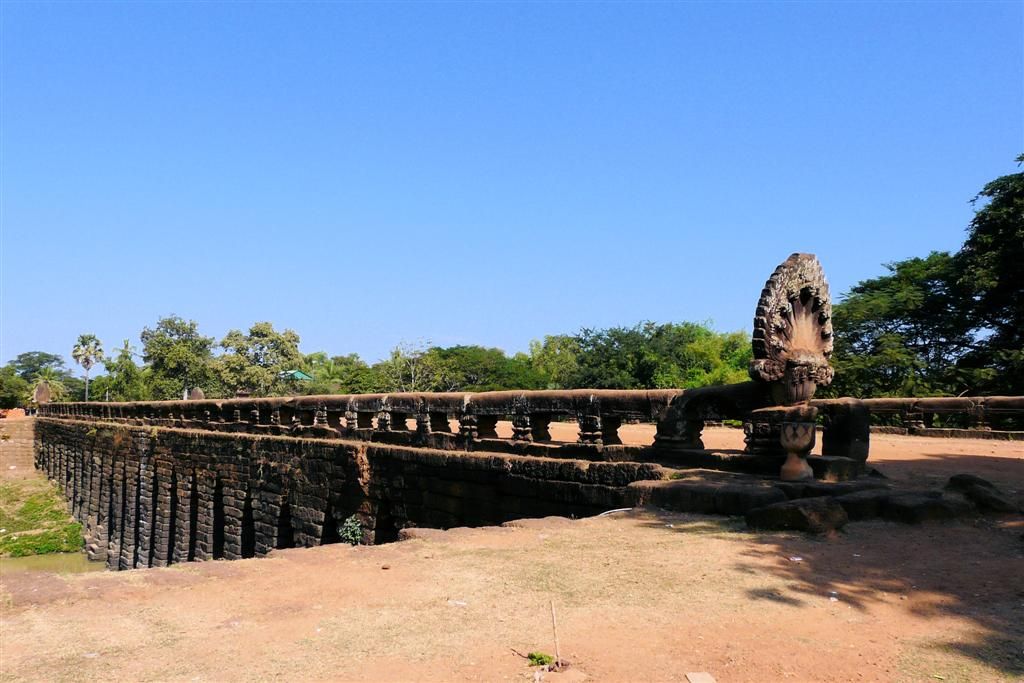 CAMBODJA - SIEM REAP -> PHNOM PENH - 1000 jaar oude Kompong Kdei brug
