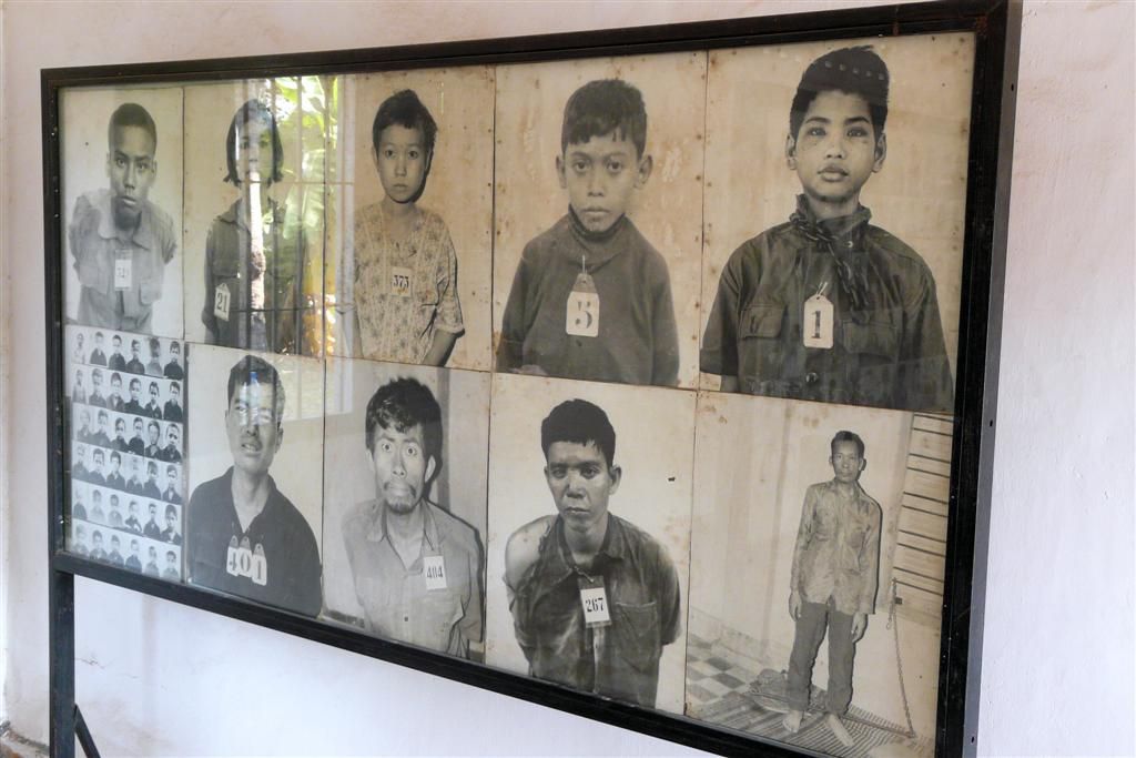 CAMBODJA - PHNOM PENH - slachtoffers van de Rode Khmer in het Tuol Sleng Genocide museum