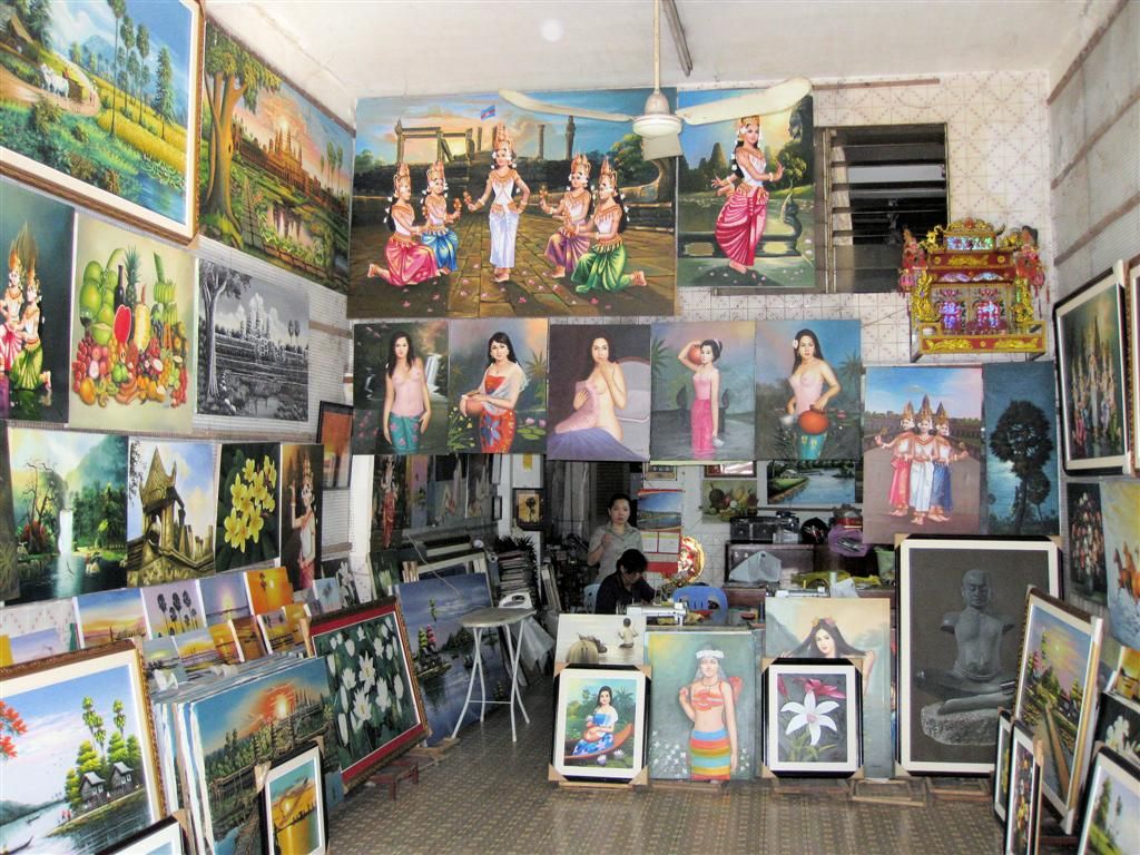CAMBODJA - PHNOM PENH - winkel met schilderijen