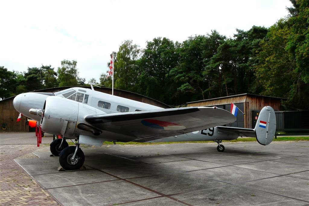 Beech D18S (G-29)