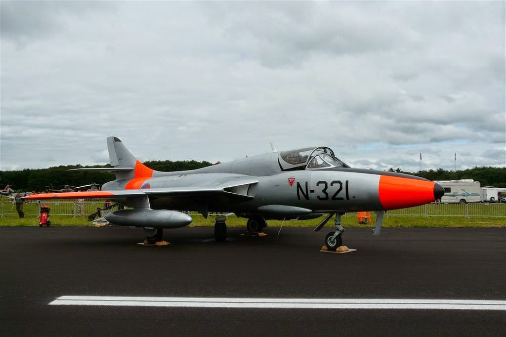 Hawker Hunter T8C (N-321)
