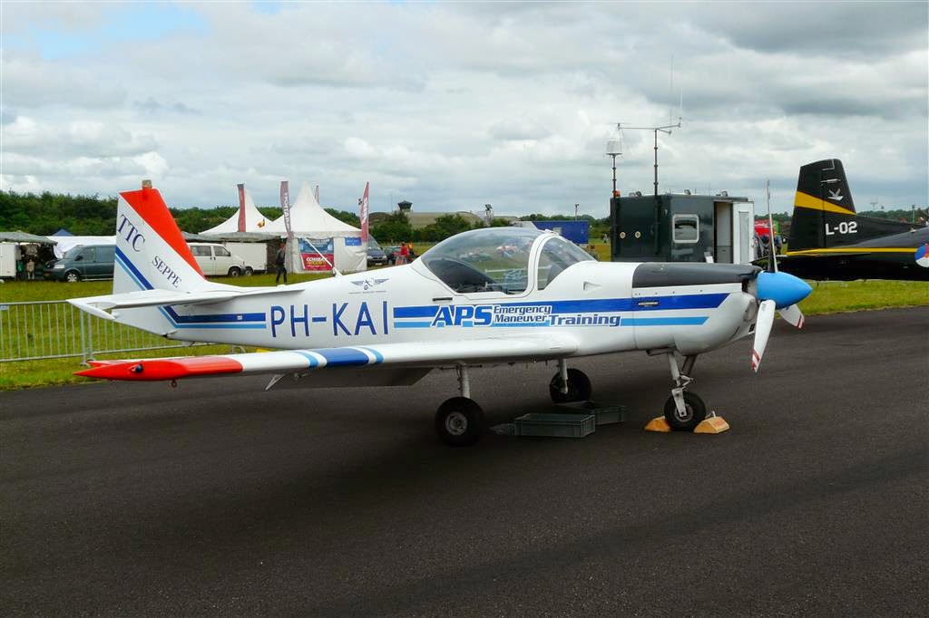 Slingsby T-67M-200 Firefly (PH-KAI)
