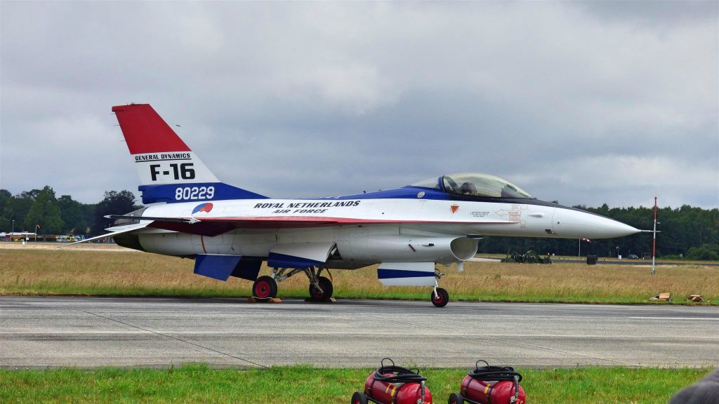 een F-16 straaljager (80229 Nederland)