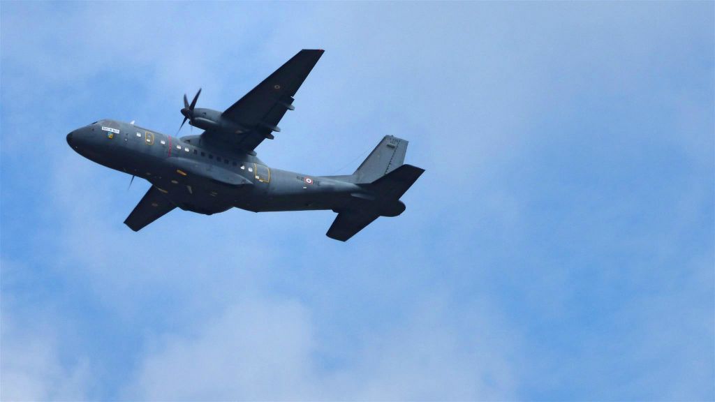 een Casa CN-235M transportvliegtuig (62-HE Frankrijk)