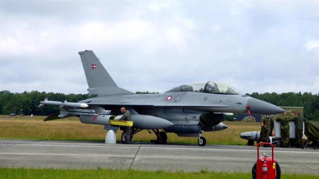 een F-16 Fighting Falcon straaljager (ET-612 Denemarken)