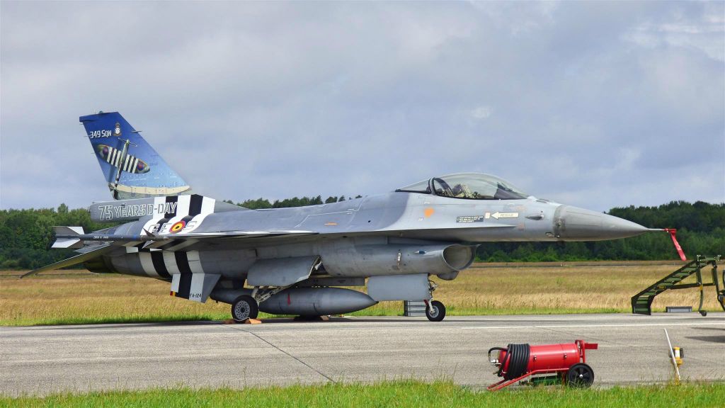 een F-16 Fighting Falcon straaljager (349-SQN België)