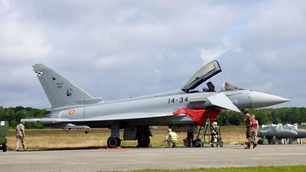 een Dassault Mirage F-1 straaljager (C16-76 Frankrijk)