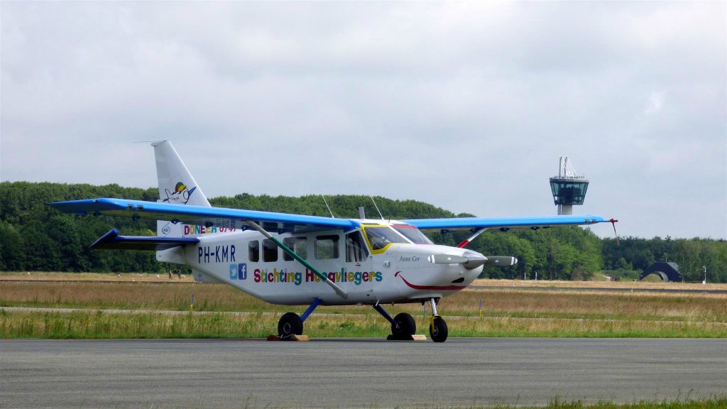een GippsAero GA-8 Airvan vliegtuig (PH-KMR Nederland)
