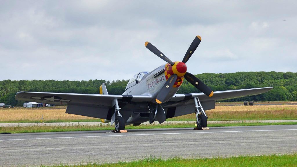 een North American P-51D Mustang jachtbommenwerper (PH-JAT Nederland)