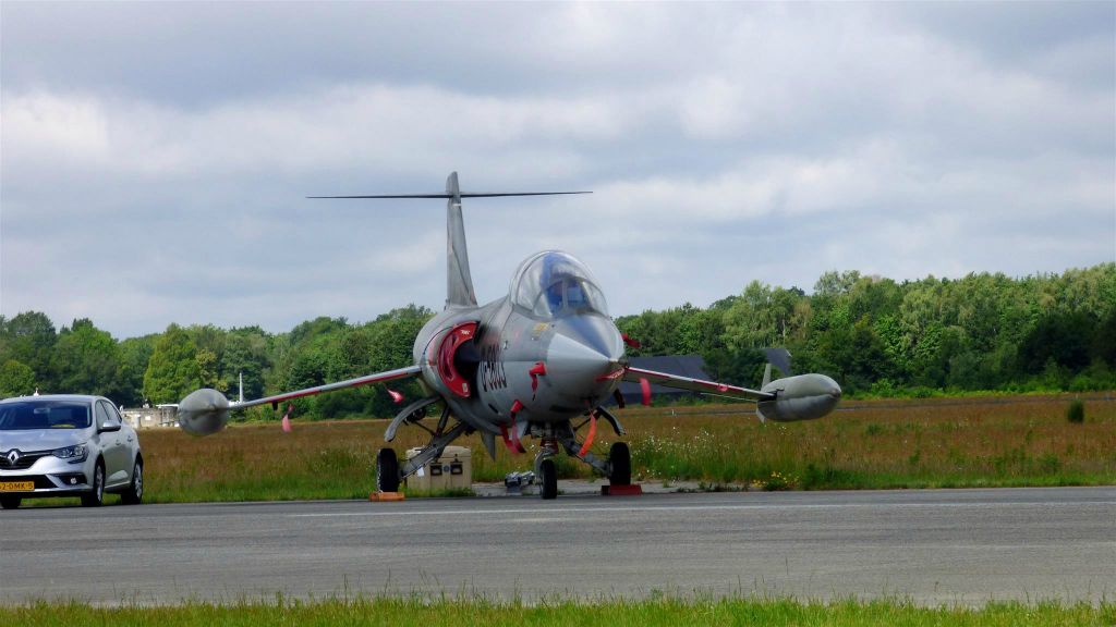 een  Lockheed F-104 Starfighter straaljager (D-5803 Nederland)