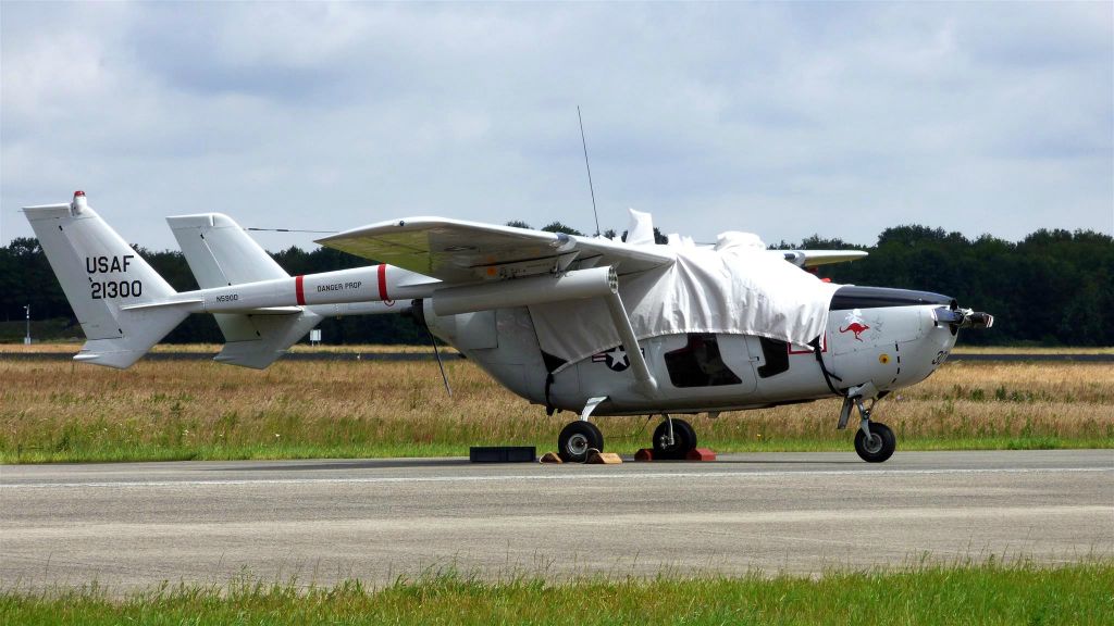 een Cessna O-2A Skymaster (N590D Nederland)