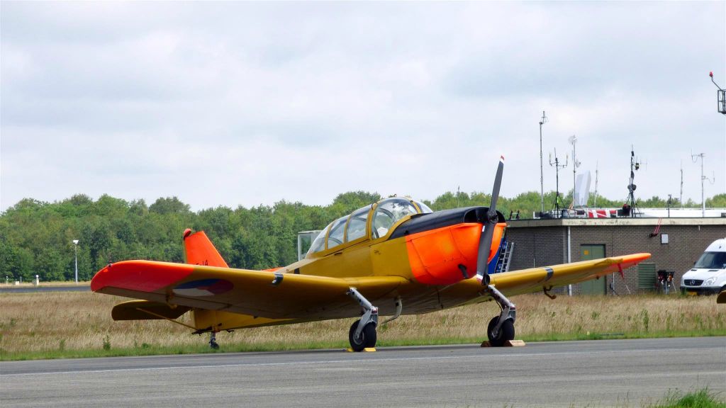 een Fokker S-11 Instructor lesvliegtuig (PH-AFS Nederland)