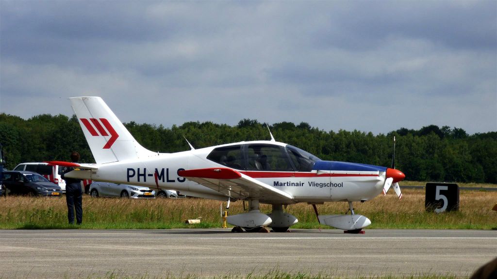 een Socata TB-10 Tobago lesvliegtuig (PH-ML9 Nederland)