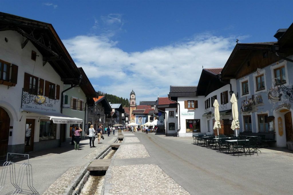 MITTENWALD (DUITSLAND) - het centrum