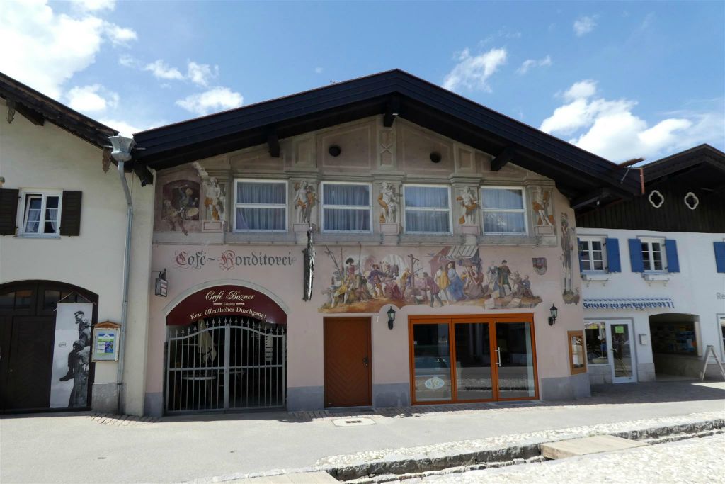 MITTENWALD (DUITSLAND) - het cafe en banketbakkerij Bozner